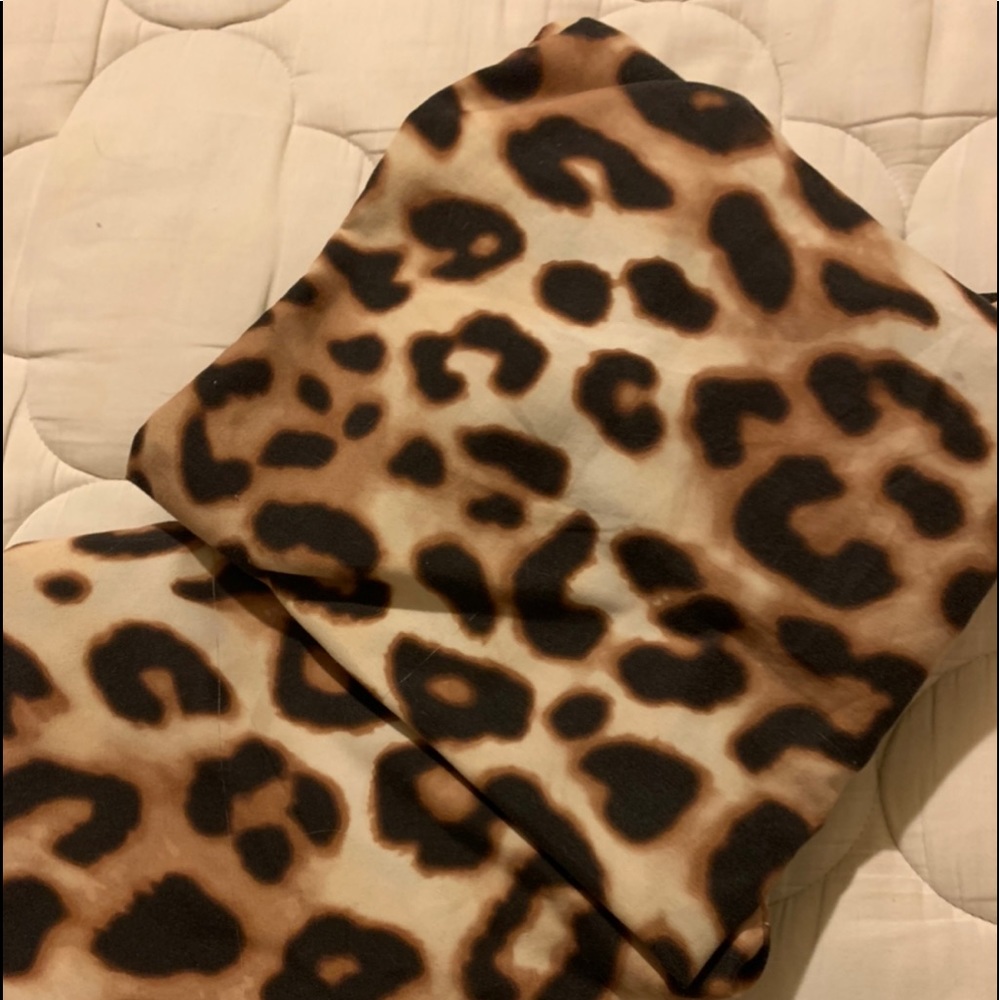 VS PINK PILLOW CASES 2 TOTAL